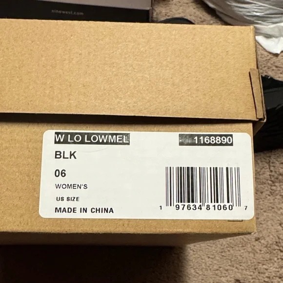 UGG Black and Gray Casual Sneakers - Picture 2 of 5